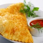 ГОТОВИМ ДОМА: ЧЕБУРЕКИ ПРЯМО С ПЕЧКИ
— закуски