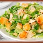 Салат «Цезарь» с курицей и пекинской капустой — салаты