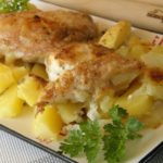 Картошка с курицей в духовке под соусом — Вторые блюда