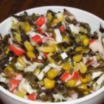 Салат с морской капустой и яйцом — салаты