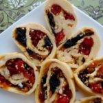 Сырный рулет с сухофруктами и орехами — закуски