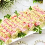 Новогодние рулетики из крабовых палочек — закуски