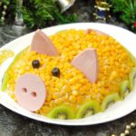 Салат «Новогодняя свинка» — салаты