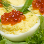 Фаршированные яйца с красной икрой — закуски