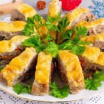 Праздничный рулет с грибами и сыром — Вторые блюда