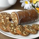 Шоколадная колбаса из печенья — десерты