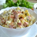 Салат «Оливье» классический с колбасой — салаты