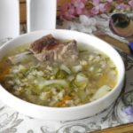 Рассольник с перловкой и солеными огурцами — супы на первое