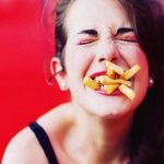 Ешьте на ночь и не отказывайтесь от картошки с мясом: 4 неожиданных способа похудеть — диеты