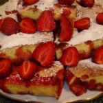 Быстрый пирог с клубникой — десерты