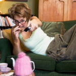 Выключи телевизор! 12 вредных пищевых привычек, которые мешают тебе похудеть