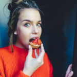 Съешь пирожное! Диетологи назвали 6 ошибок при похудении, которых можно избежать