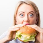 Сначала поешь: ученые нашли причину необдуманных действий — диеты