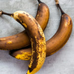 Что делать с перезревшими бананами? Только не выбрасывать! — диеты