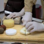 Какие вещества используют в сыроварении