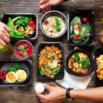 Чем удобнее заказывать продукты на дом, и кто осуществляет их сбор