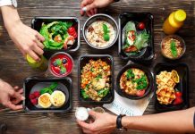 Чем удобнее заказывать продукты на дом, и кто осуществляет их сбор