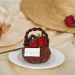 Изготовление авторских тортов и десертов на заказ от кондитерской студии COOKlinova.ru.