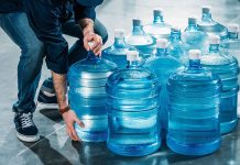 Почему лучше покупать бутилированную воду: советы