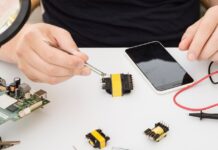 Поломки телефона: что делать и куда его нести