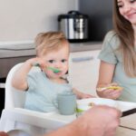 Чем лучше кормить маленьких детей? На что обратить внимание при покупке детской каши и пюре